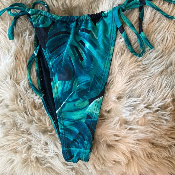 Bikini 🌴💚NEVER WORN Top Size 10 Bottoms Size 8 - Picture 3 of 5